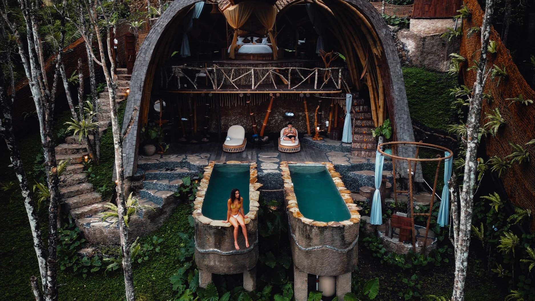 Mountain Bamboo House, Sidemen